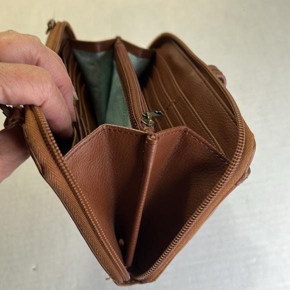 THE SAC BROWN LEATHER WALLET WITH GILD ACCENTS CLUTCH - Picture 10 of 16